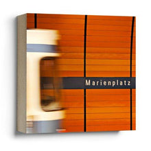 Laden Sie das Bild in den Galerie-Viewer, U-Bahn Marienplatz